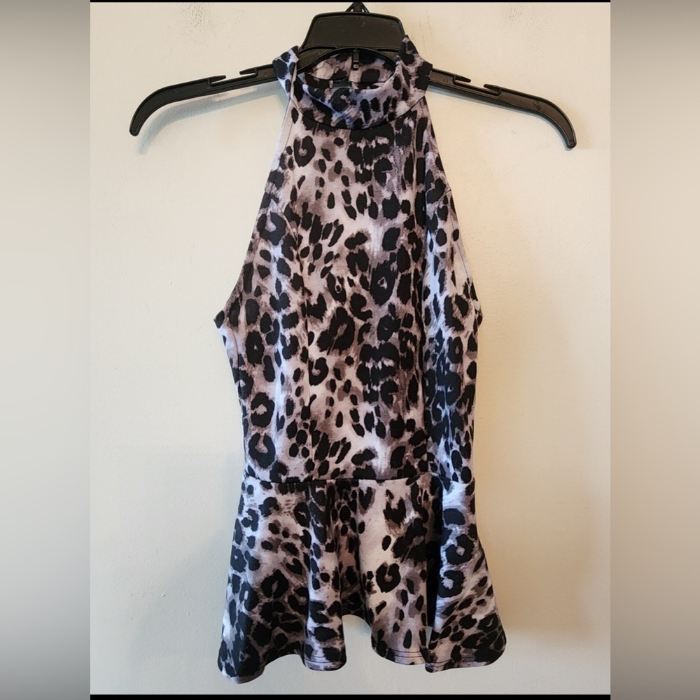 Charlotte Russe sleeveless top black and white size xs